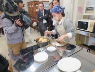 カセットコンロで手軽に調理