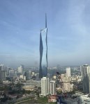 クアラルンプール市内にそびえる、世界で２番目の高層ビル「ムルデカ118」