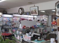店の奥が化粧品コーナーとなっている