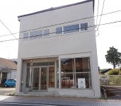 同社が運営するカフェ「KEYHOLE」。築60年の建物をリノベーションした