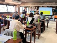 良き夫婦についての講演を聴く