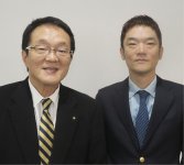 会長の向井新さん（左）と社長の新将さん。「むか新を千年続く企業にしようという夢を掲げています」（向井会長）