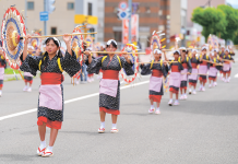 「かさおどり」パレードを実施