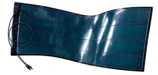 大きさも形も自由に変えられる太陽電池。重さは0.8kg/m<sup>2</sup>と超軽量（標準的な太陽電池は10〜15kg/m<sup>2</sup>）