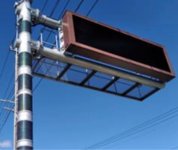 カルコパイライト太陽電池を搭載した道路情報板
