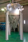 ニッケル合金ハステロイB-2製タンク。塩酸などの還元酸に強い耐性を持ち、厳しい腐食環境で使われる
