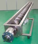 チタン製スクリューコンベア。複雑なスクリュー形状も、独自の施工溶接で金属の酸化を防ぎながら仕上げる