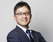 「関東限定商品の開発やJR東京駅構内の常設店計画があり、海外進出も構想中です」と語る井ヶ田代表取締役