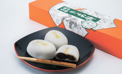 自家製こしあんを羽二重餅でくるんだ「きよめ餅」