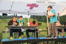 熱戦が繰り広げられたメロンの早食い選手権