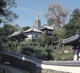 和洋の歴史が重なる寺院と教会