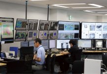 24時間365日体制で気象予報の作成や解析を行う予報センター