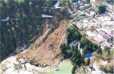 地すべりが発生した山形県大蔵村肘折地区で実施した地質調査