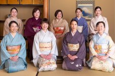 小松市内の料亭や旅館の女将11人が民間グループ「こまつ女将 小珠の和」を発足させ、小松の魅力を発信