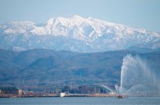 加賀市内の柴山潟は霊峰白山の眺望スポットになっている