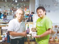 かごや商店の金子巌さん(右)、髙島醸造の髙島和雄さん(左)