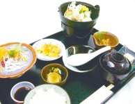 市内のホテルで提供されている菊芋料理(きんぴら、チップス、天ぷらなど)