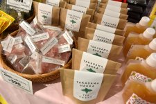 ハッカの琥珀糖（こはくとう）やお茶など