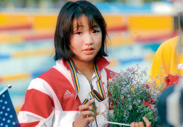 スポーツライター 青島健太の注目アスリート 岩崎恭子さんが振り返る 金メダルとその後の戦い 日商 Assist Biz